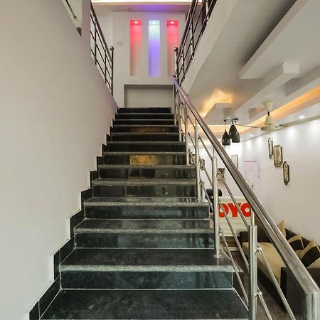 Hotel O Red Velvet Rooms & Banquet Faridabad Exterior photo