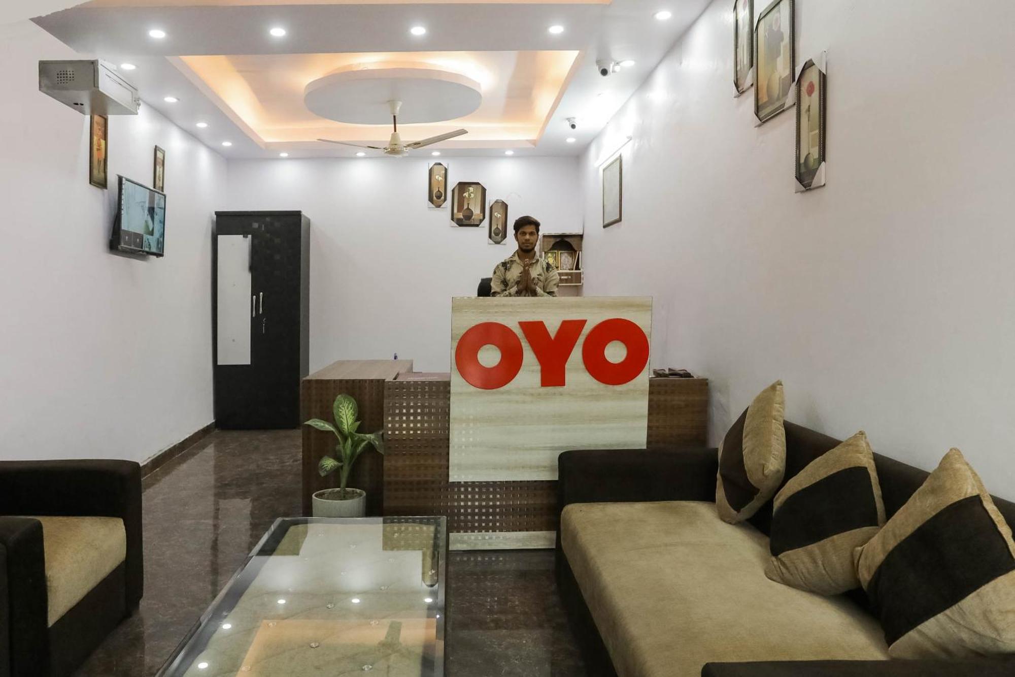 Hotel O Red Velvet Rooms & Banquet Faridabad Exterior photo